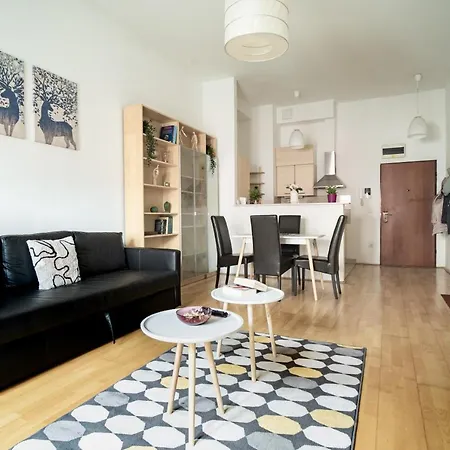 Appartamento At Gozsdu Court, 60 Sqm, 2 With 2 Ac, Elevators, Kitchen