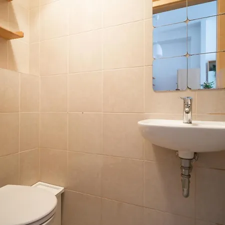 At Gozsdu Court, 60 Sqm, 2 With 2 Ac, Elevators, Kitchen Budapest