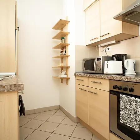 At Gozsdu Court, 60 Sqm, 2 With 2 Ac, Elevators, Kitchen Budapest