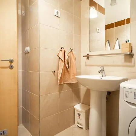 Apartment At Gozsdu Court, 60 Sqm, 2 With 2 Ac, Elevators, Kitchen *